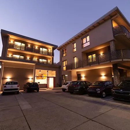 Lake Home Holiday Como Exterior photo